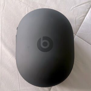 Beats by Dre carrying hard box black